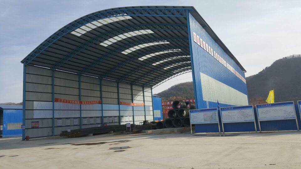 混凝土搅拌站彩钢料棚