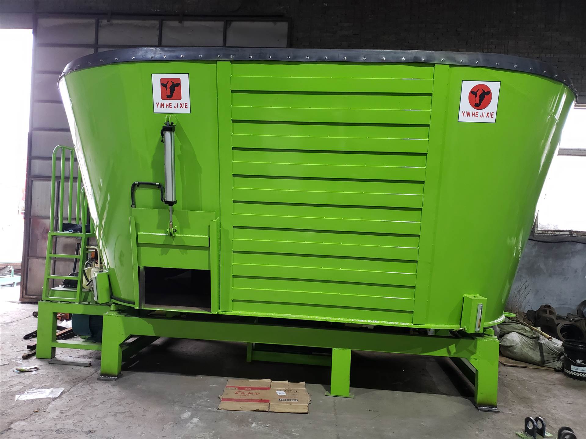 银河牌tmr饲料搅拌机446立方立式tmr搅拌机厂家直销