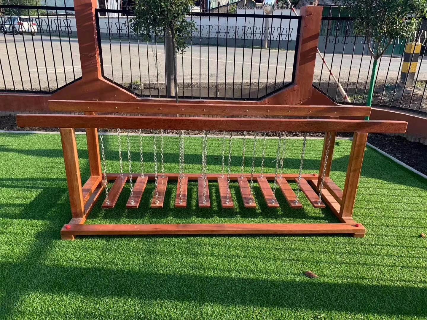 幼儿园木质荡桥 户外实木拓展训练