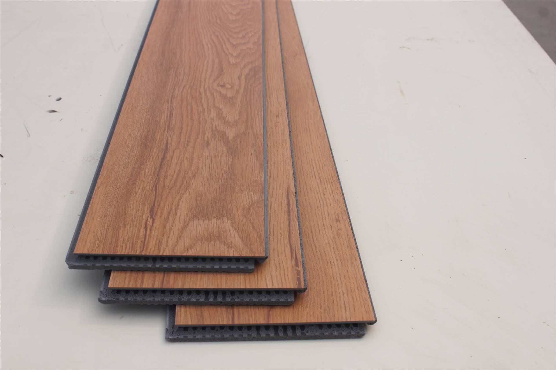 江苏鹏湃 石塑地板 298-2室内耐磨防水阻燃e0环保锁扣地板