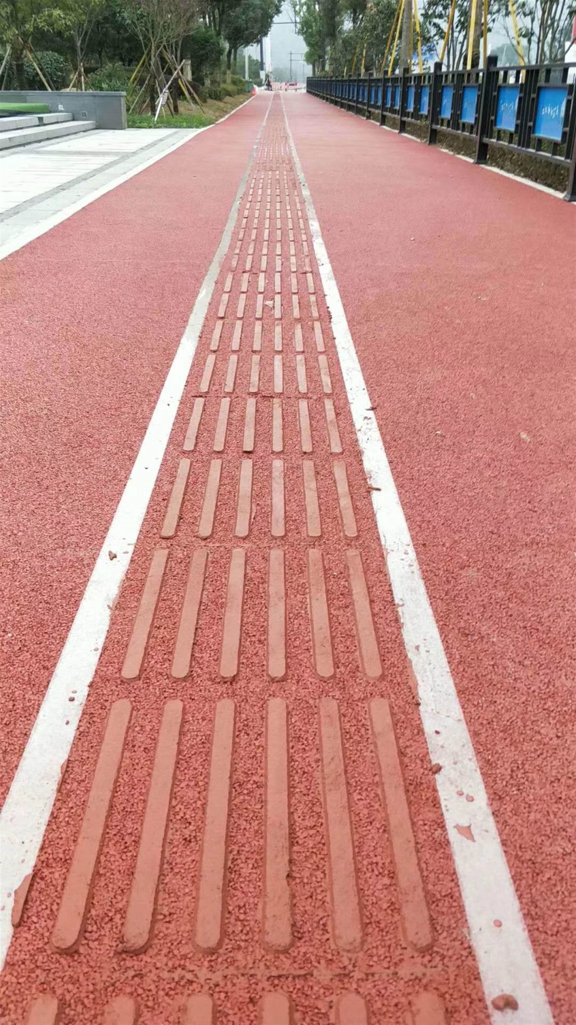 聚合物盲道的属性特征详细质询