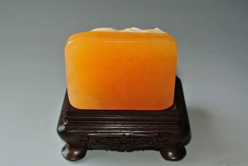 保真交易 金田黄原石拍卖价格涨势高