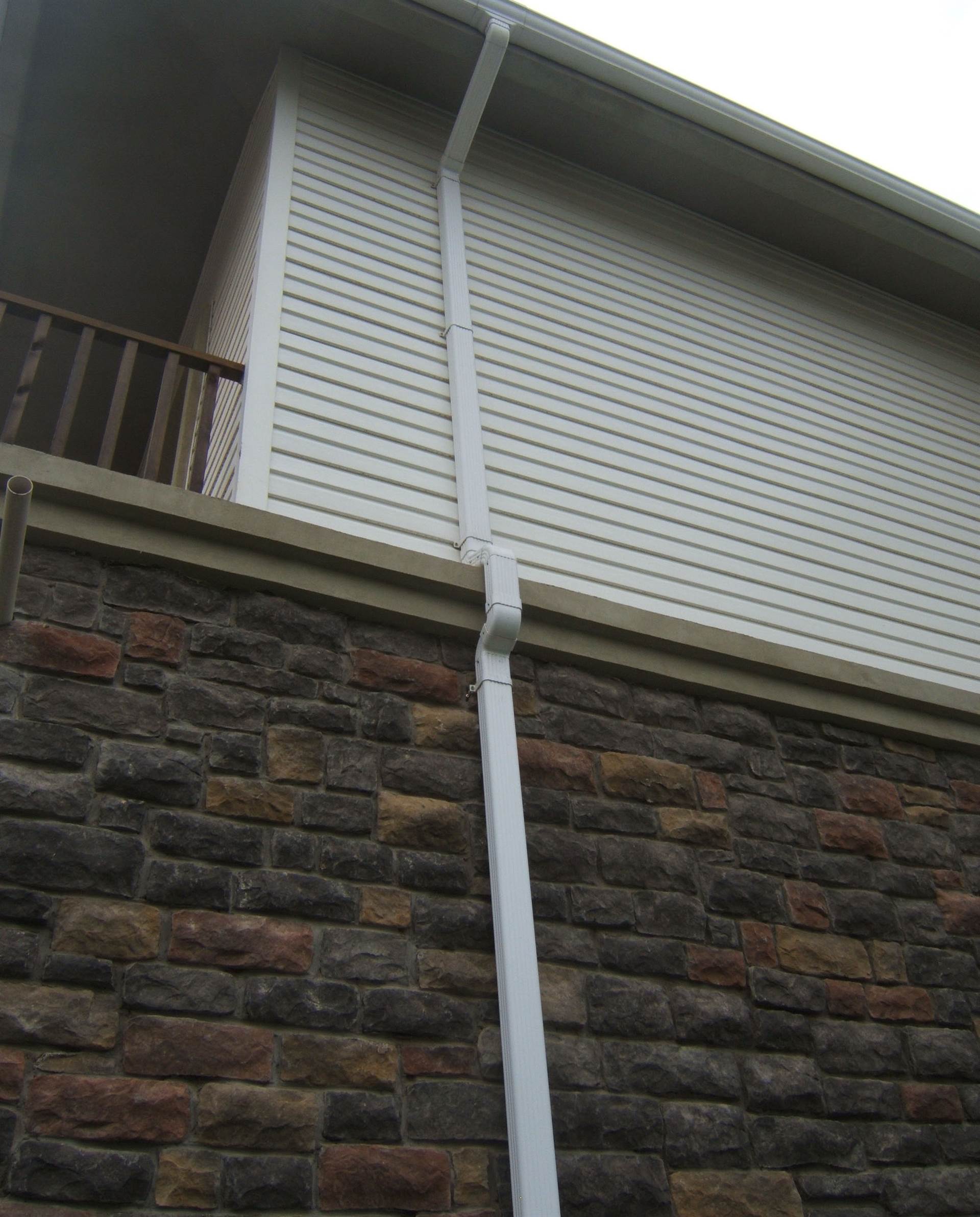 浙江省金属落水系统金属彩铝金属檐沟pvc方管pvc雨水管