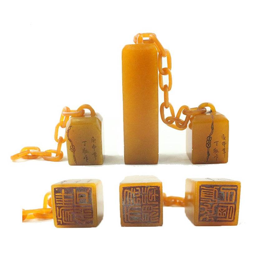 北京正规文物鉴定中心 田黄三联章现在拍卖价格有多高