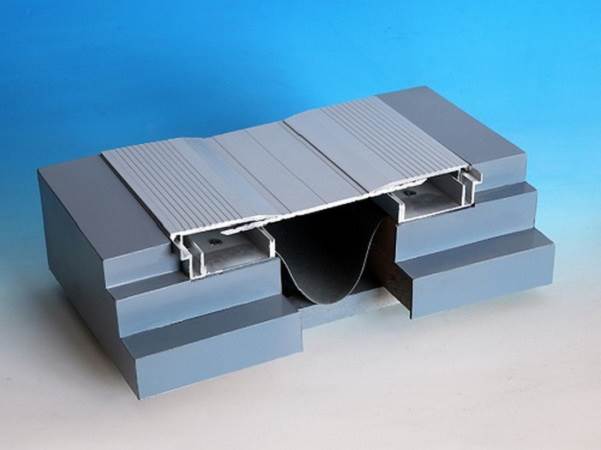 地面伸缩缝防震