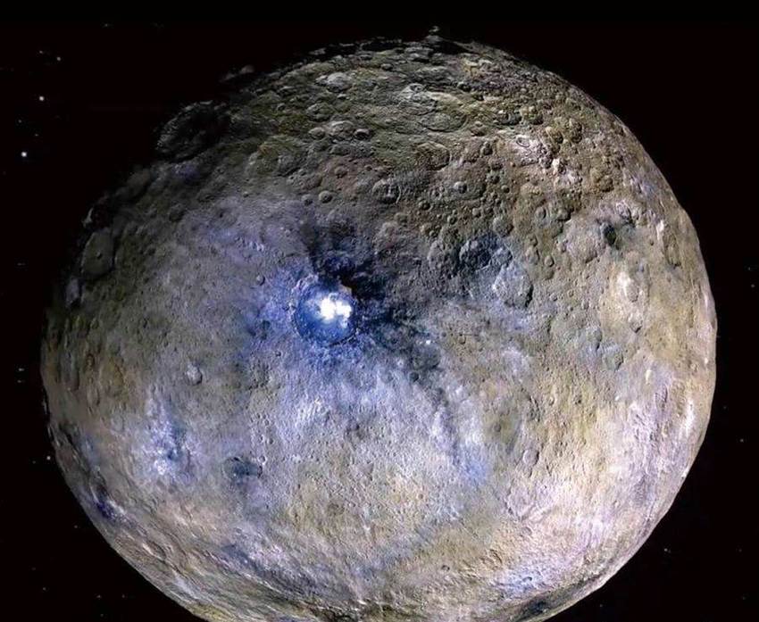 星球陨石拍卖哪里服务好 专家鉴宝