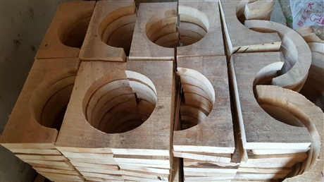 管道垫木非常厚实的那种木材 管道垫木真材实料