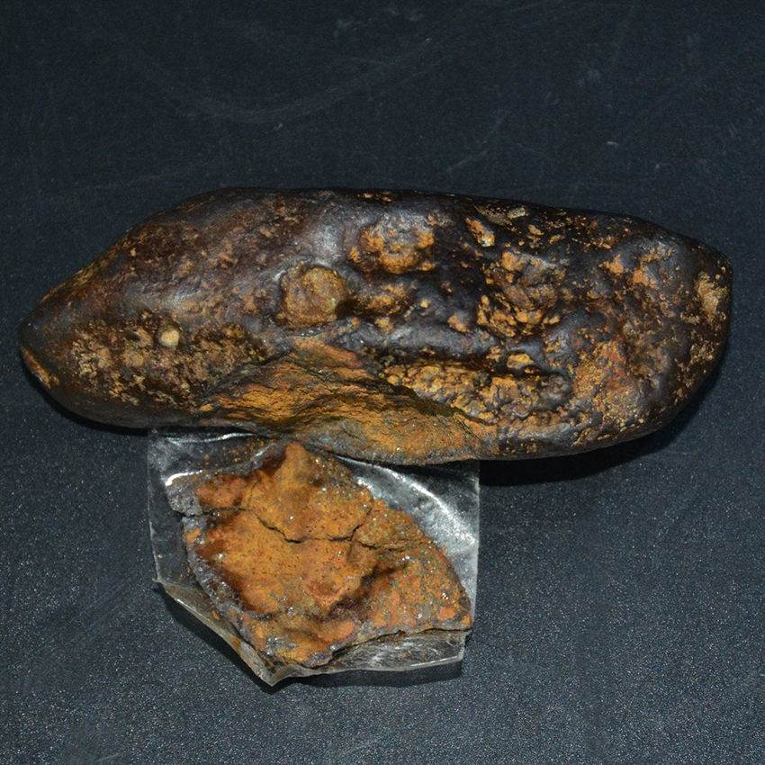 神黄陨石拍卖价格因素在哪里