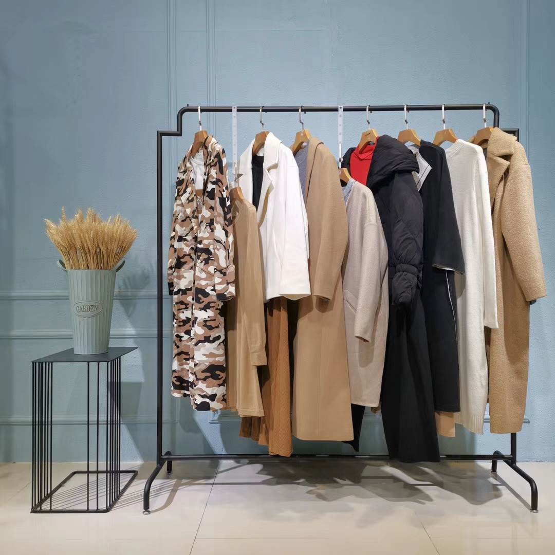 岱熹2019秋品牌折扣女装店在哪批发女装便宜朵诗妮女装加盟费