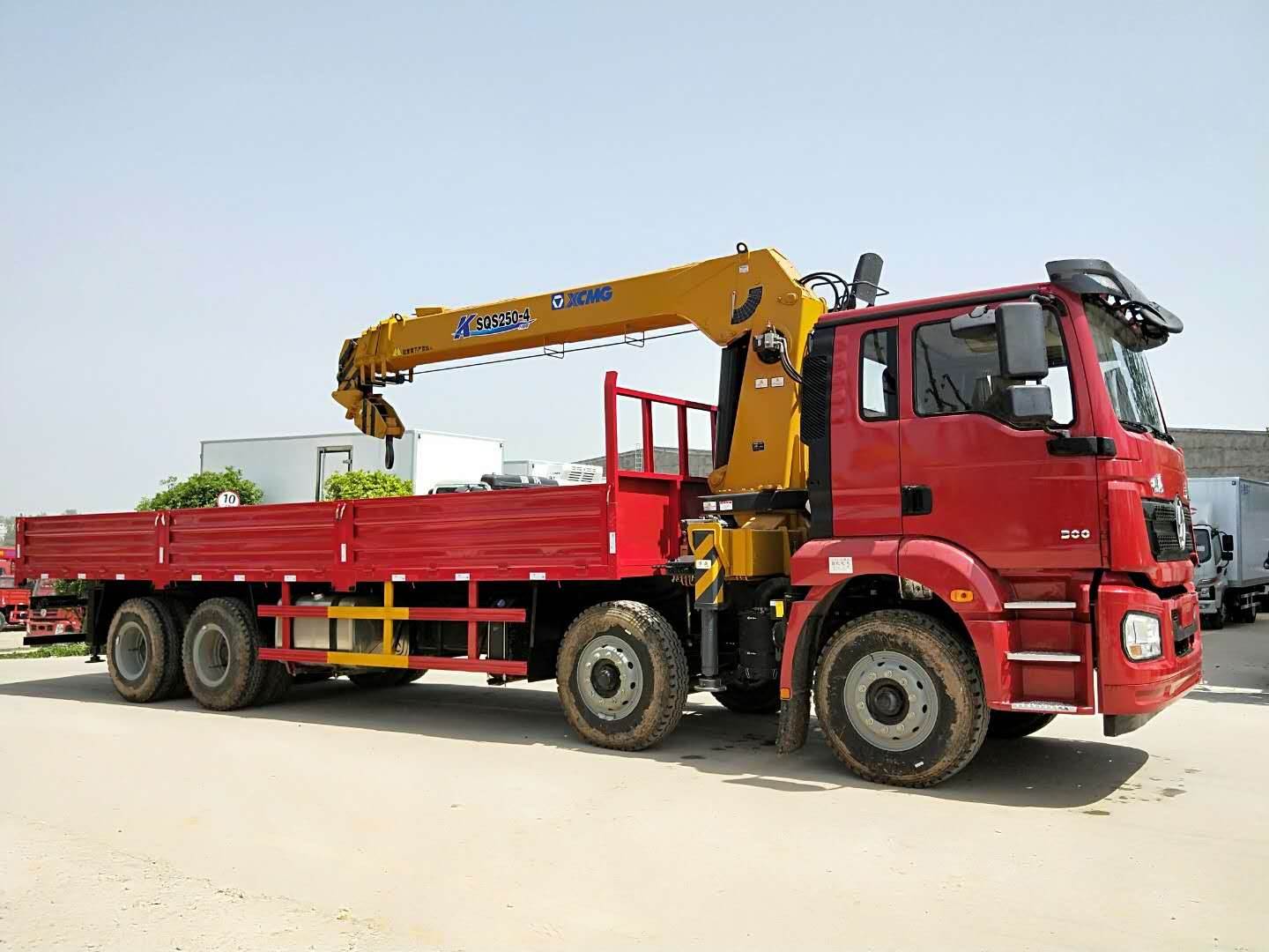 长兴12吨14吨随车吊东风t7前四后八底盘大概多少钱