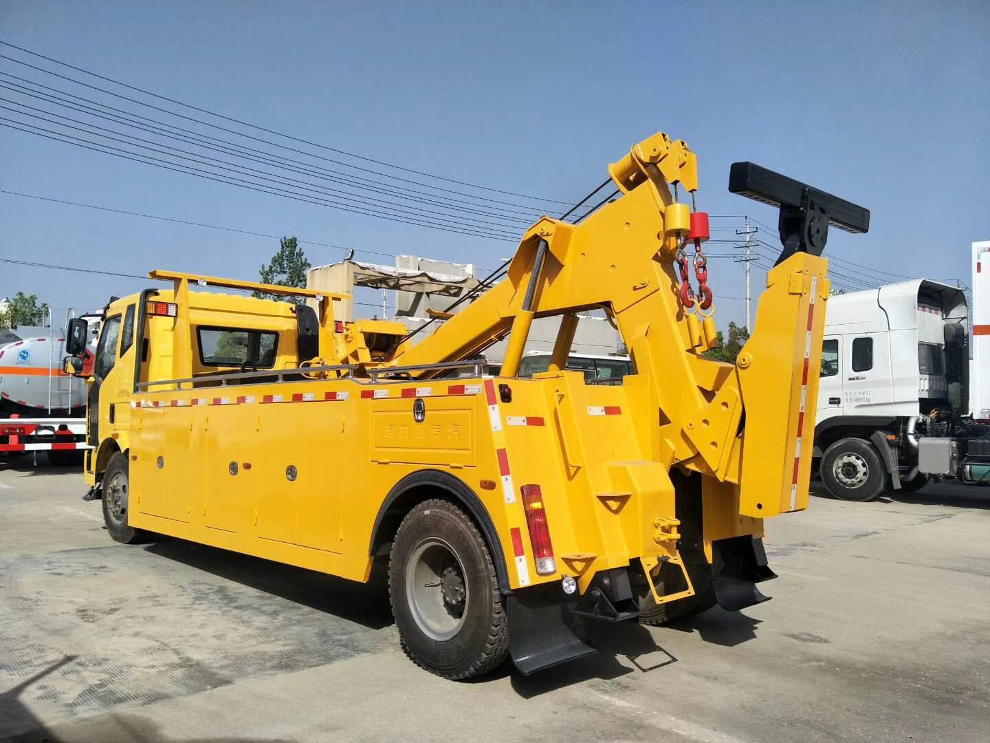 大型事故拖车解放单桥拖吊连体一拖一救援拖车