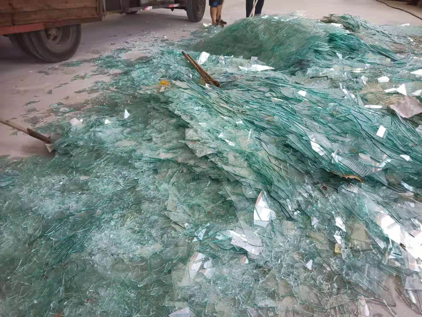 沈阳收购平板玻璃渣中空玻璃夹胶玻璃杂色玻璃