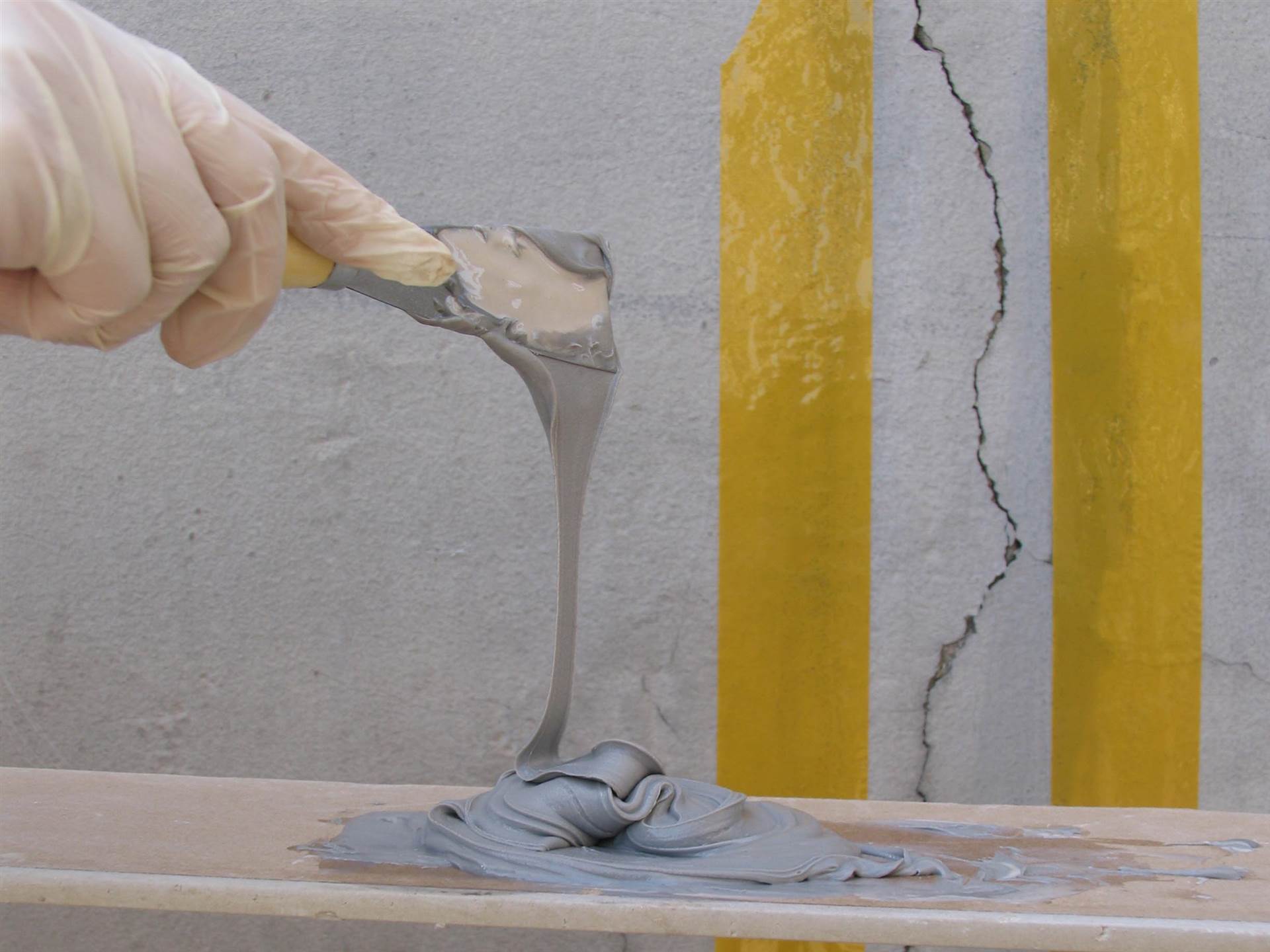 广东房屋内墙面裂缝如何修补