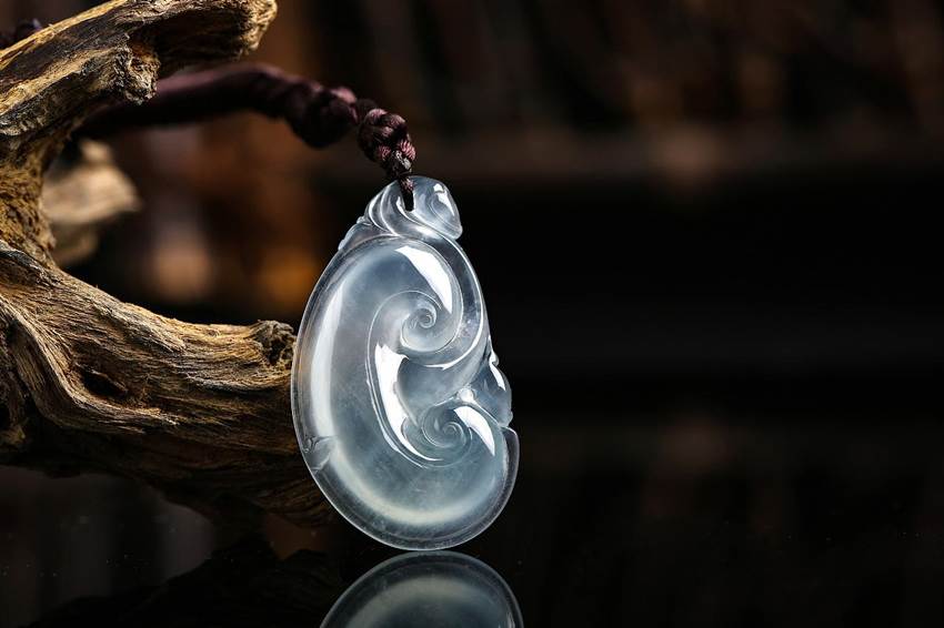 梁泽生专家鉴宝 翡翠如意鉴定拍卖去哪里好