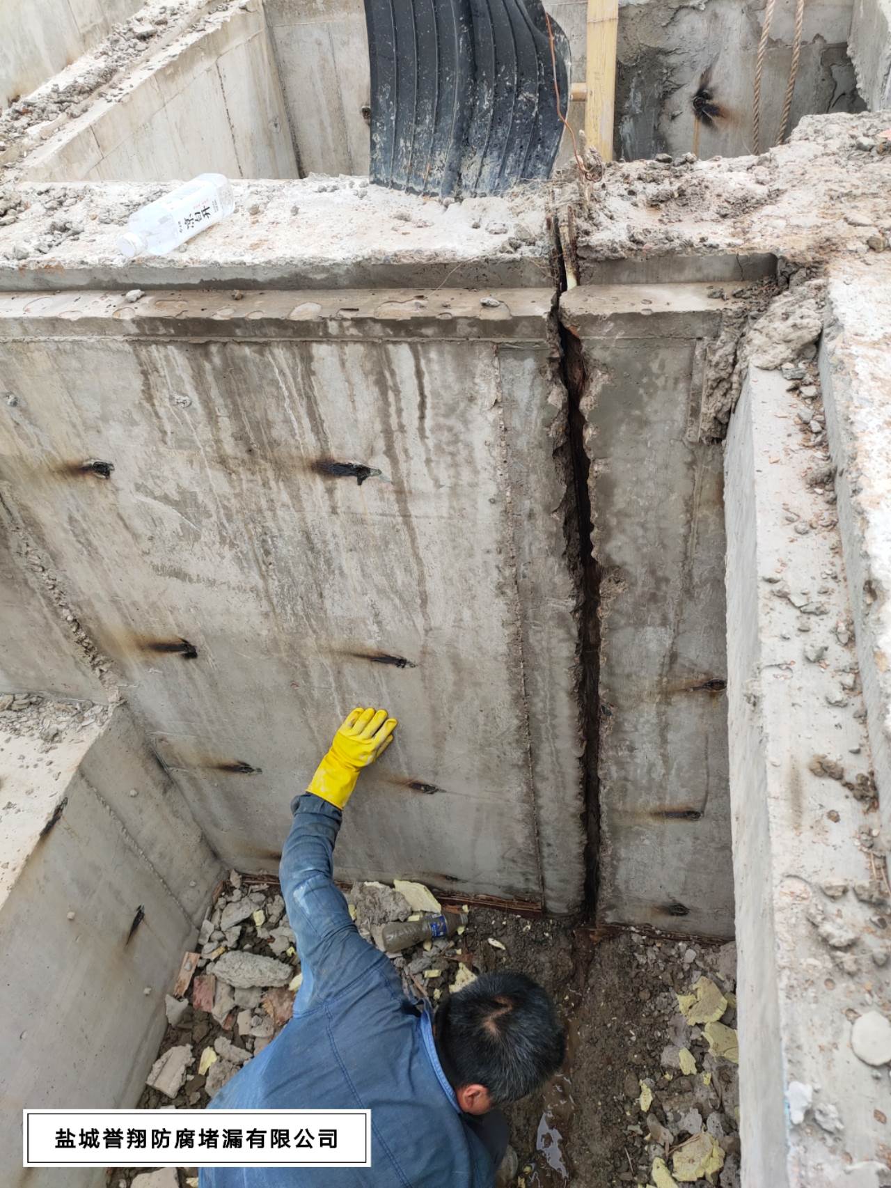 山东青岛水池伸缩缝堵漏处理方法