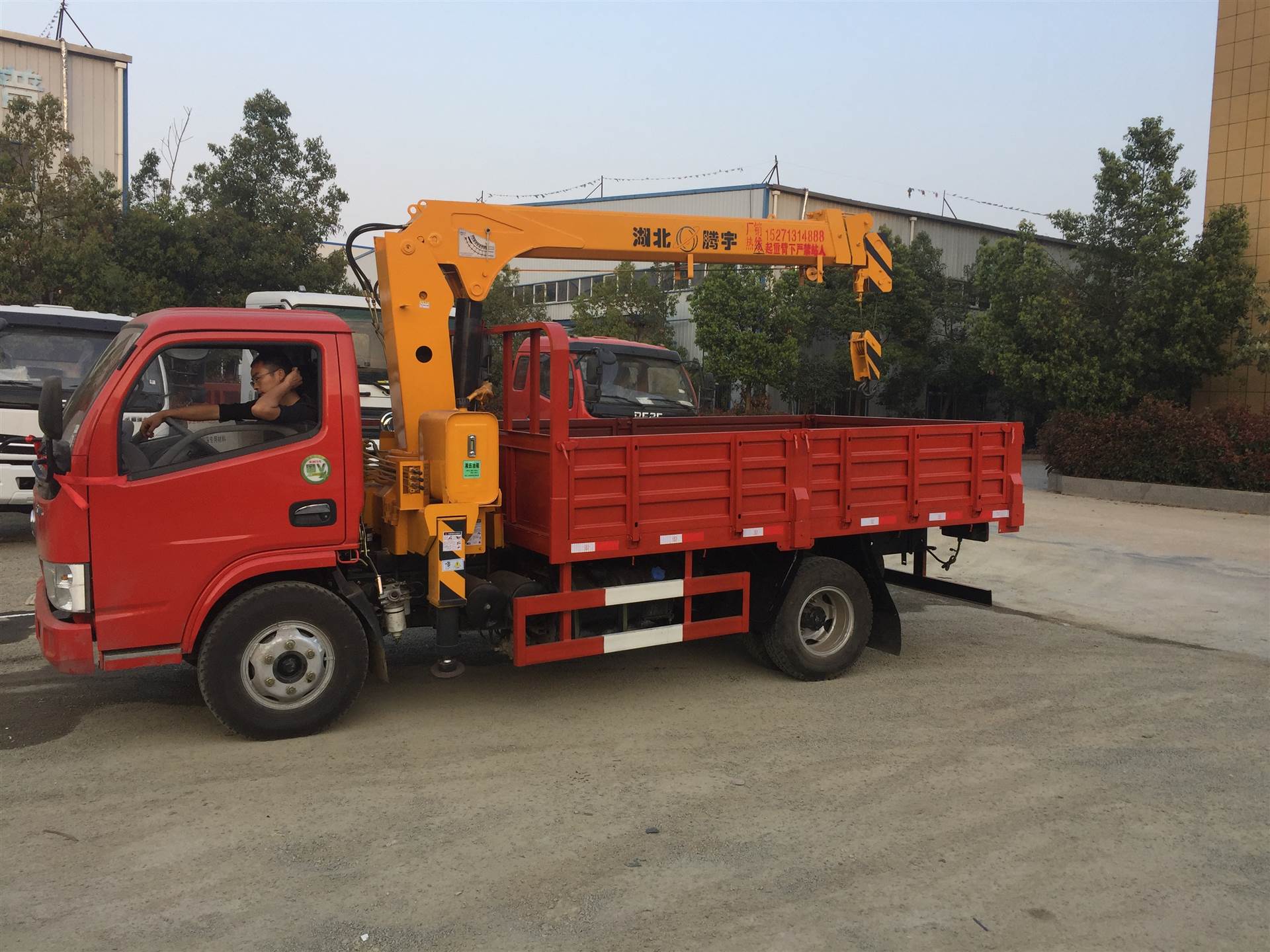 3吨随车吊生产厂家