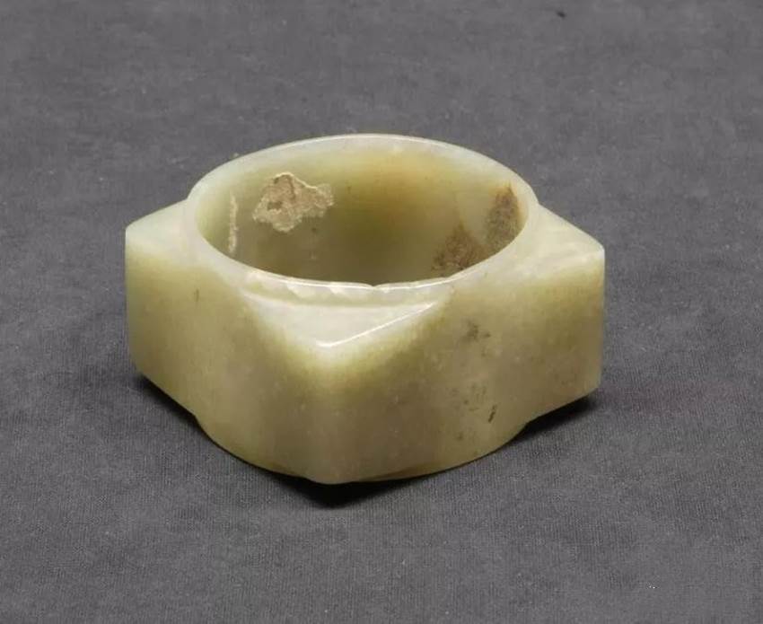 现在展览展销青玉琮值多少钱