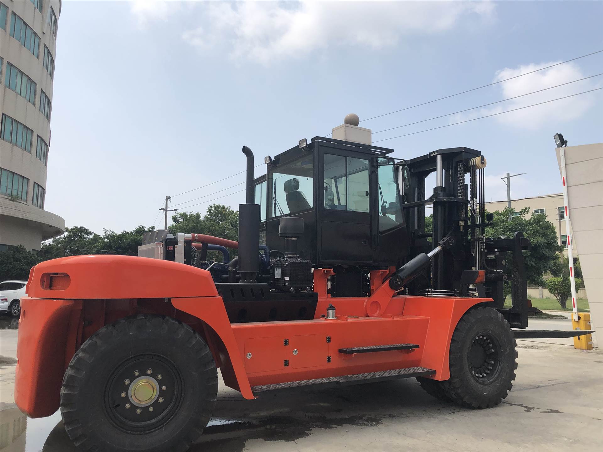 大吨位20吨叉车装卸设备搬运