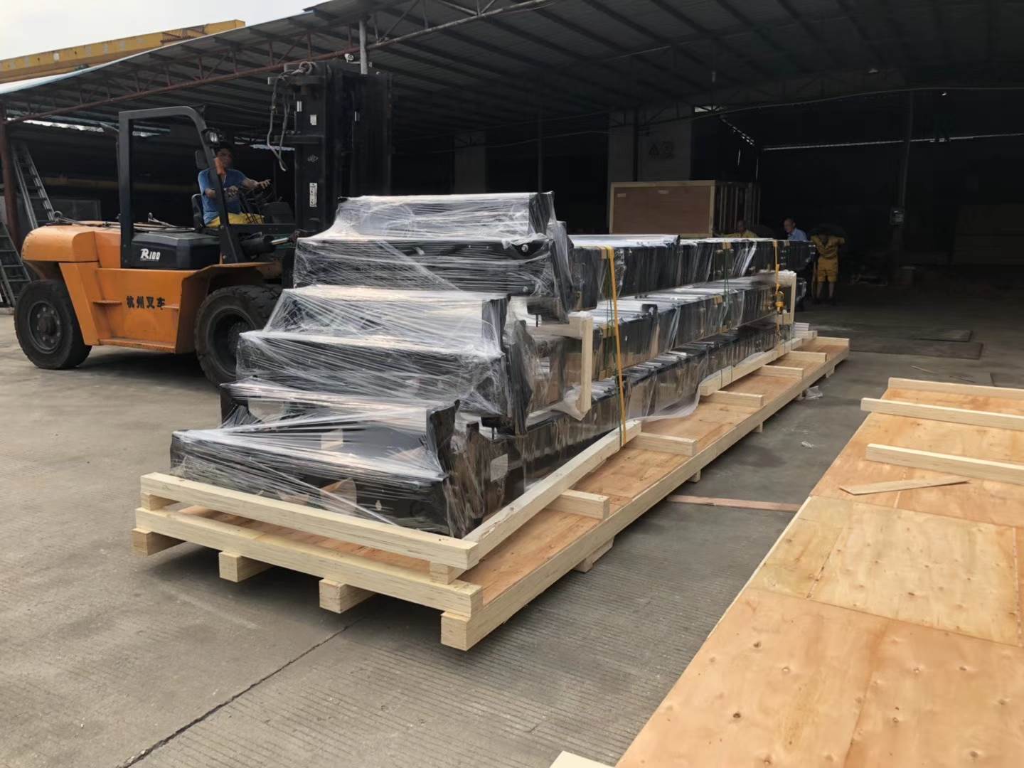 增城木箱出口包装,增城设备出口包装,模具出口包装,木箱真空出