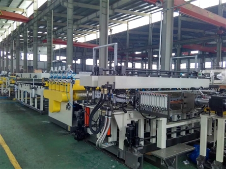 塑料板材设备-PC、PP、PE中空格子板生产线