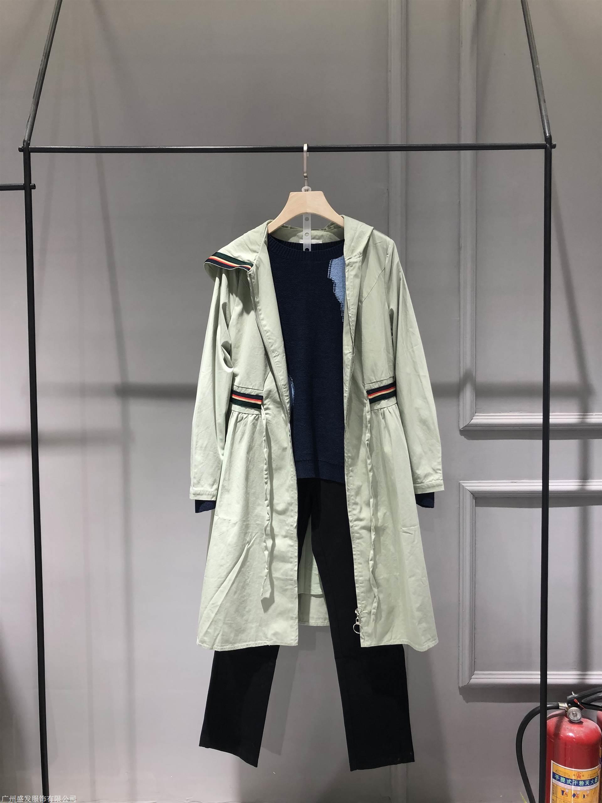 新款时尚女装露玛莉先女装时装批发女装折扣品牌