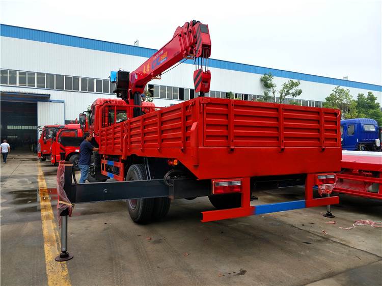 随车吊80吨的价格折臂吊便宜的在