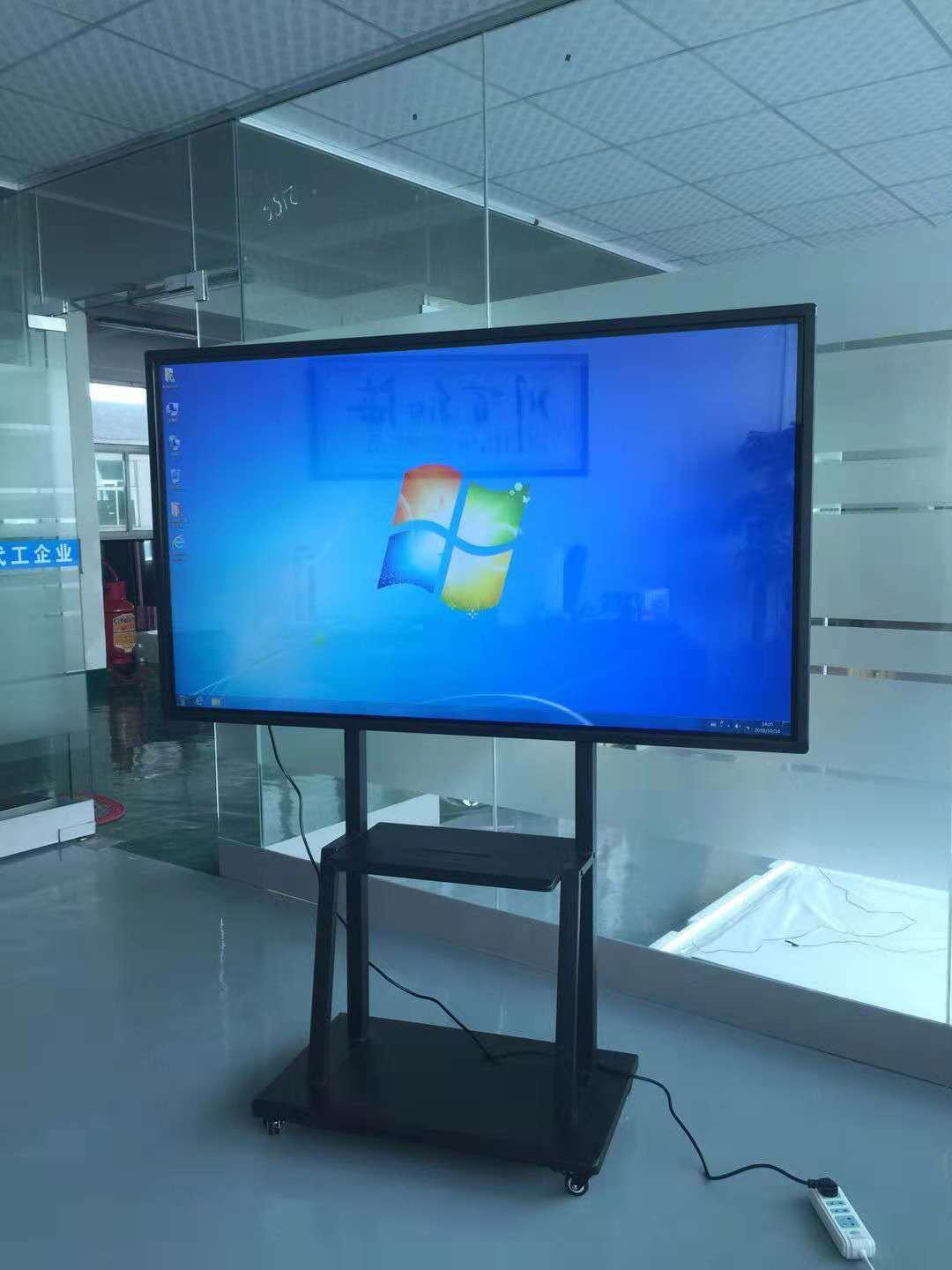 通过这次活动,我体会到了多媒体教学一体机在幼儿园语言教学中的运用