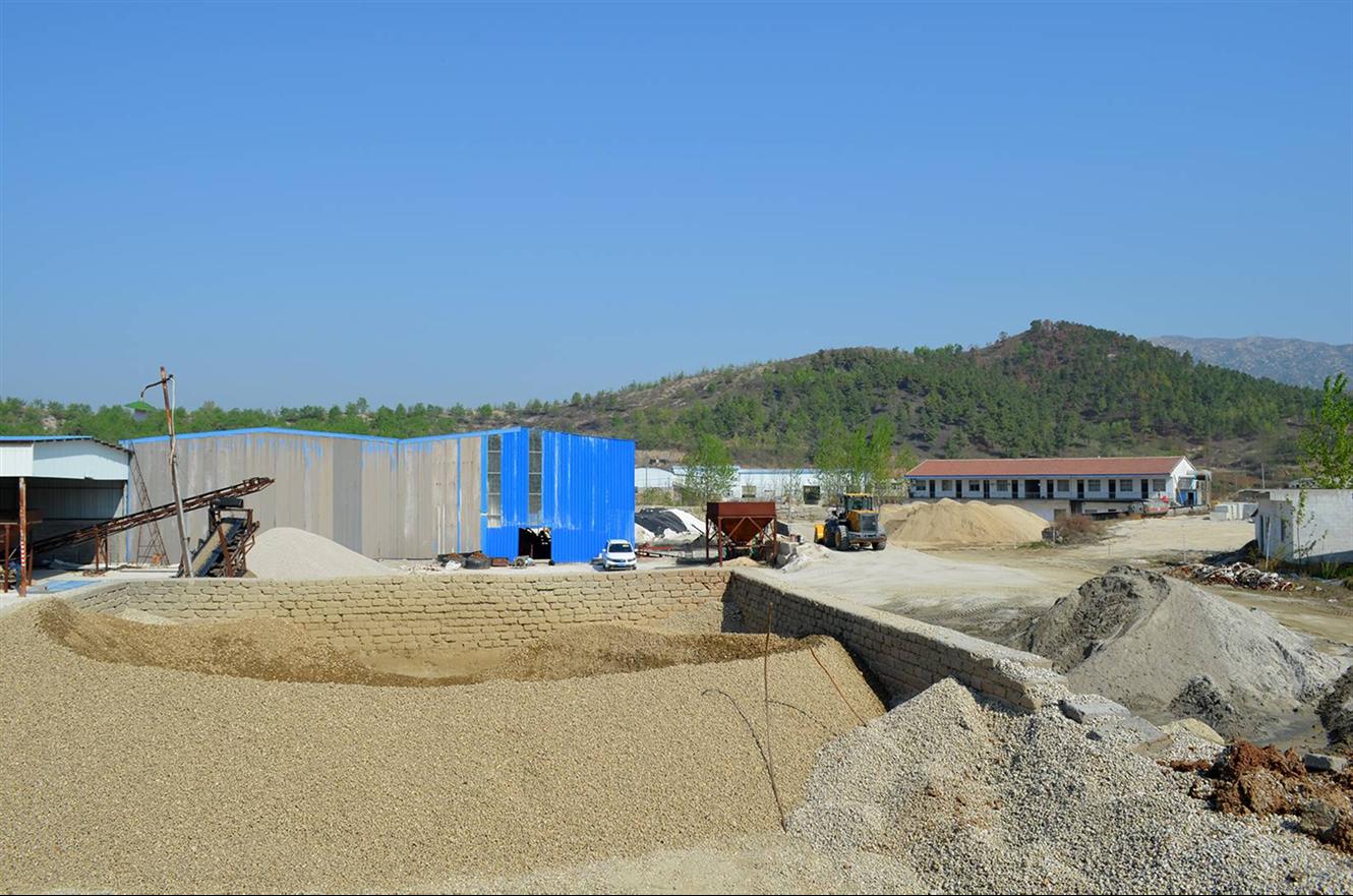 矿床类型 : 伟晶岩型