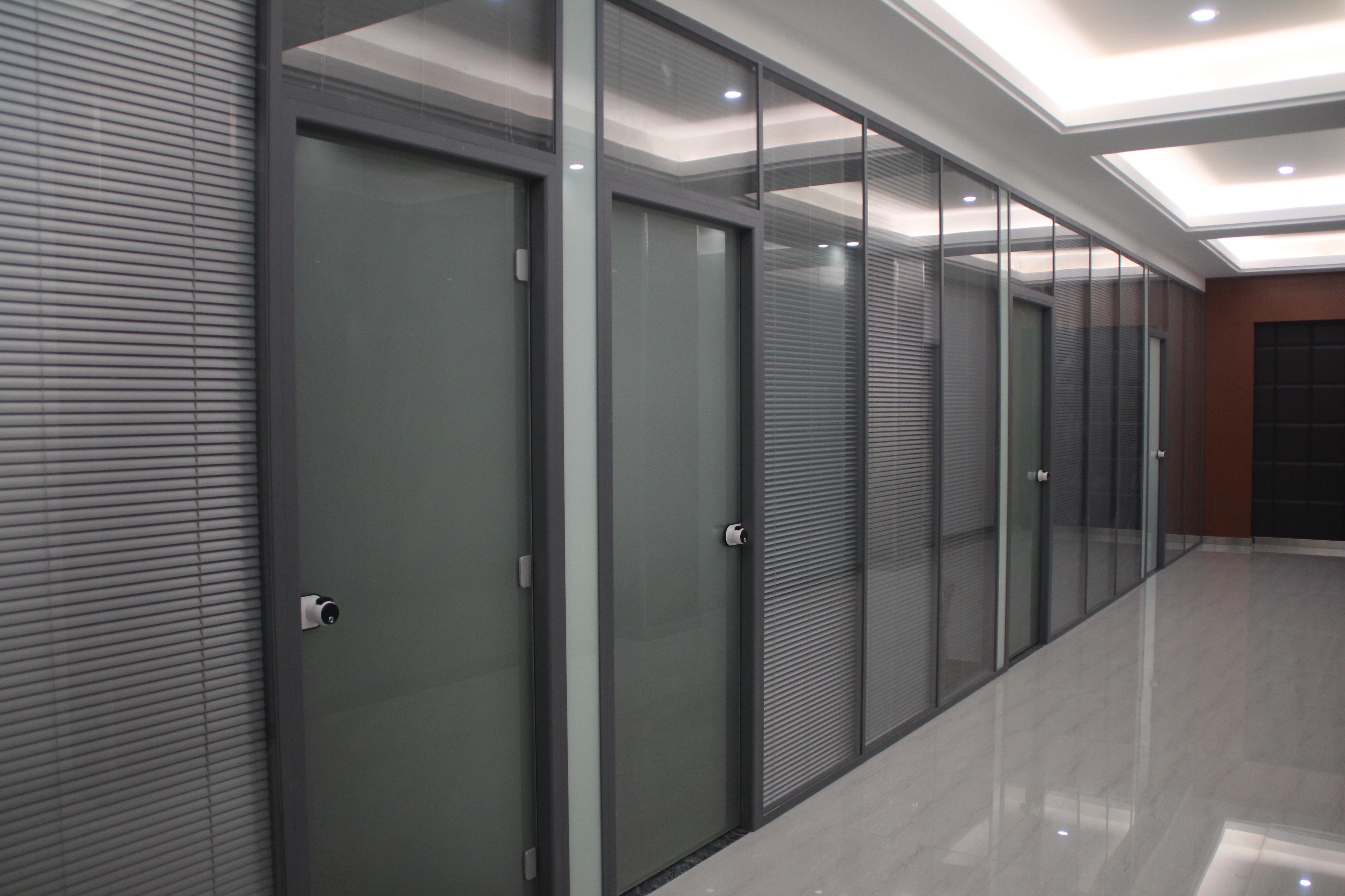 卫生间玻璃隔断