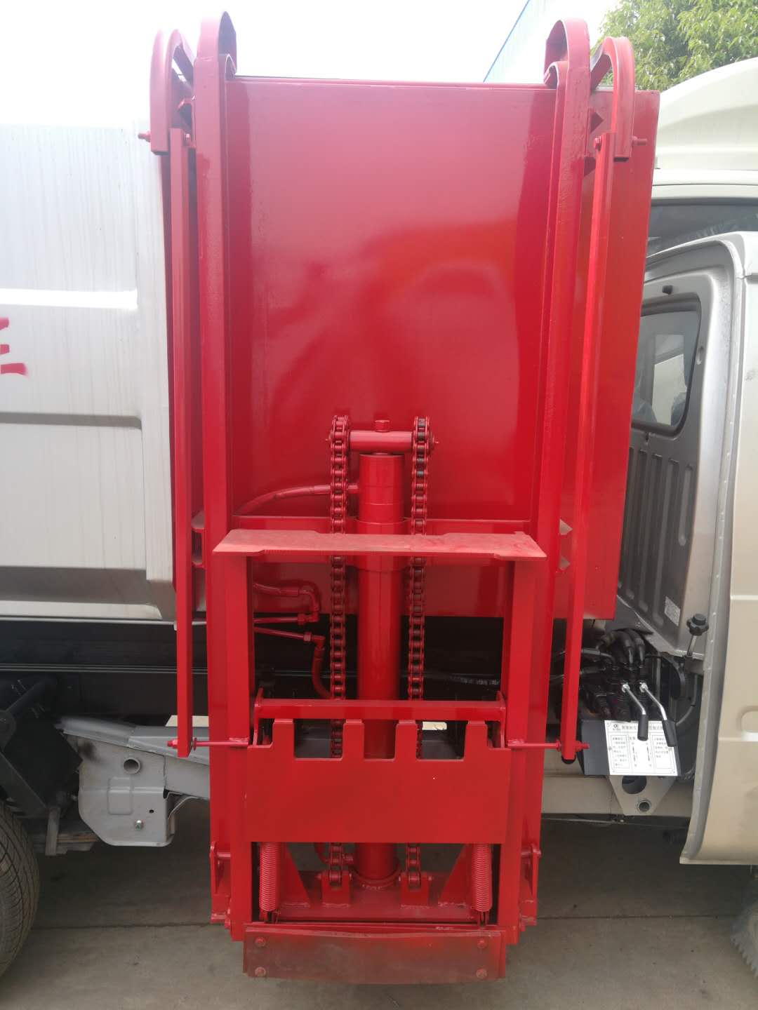 广东自装卸式垃圾车自装卸式垃圾车垃圾桶